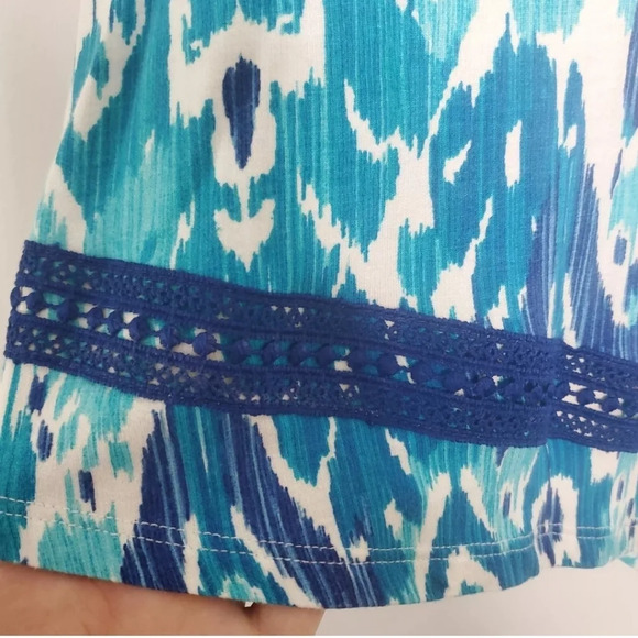 Chico's Asymmetrical Crochet Hem Ikat Tunic Size 1 Medium Blue Elbow Sleeves - Picture 7 of 8